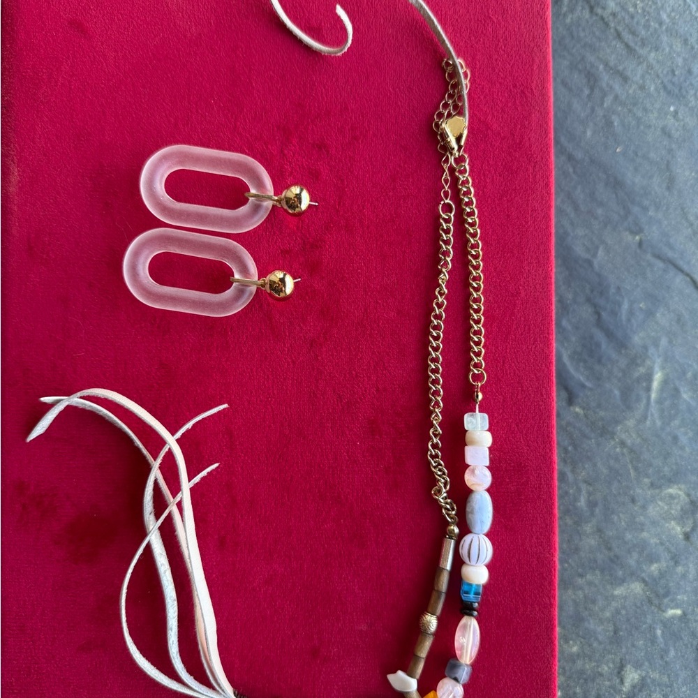 Free People beaded lariat tassel necklace with clear oval dangle earrings, nwot